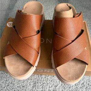 Vionic Tan Leather Slide Sandals